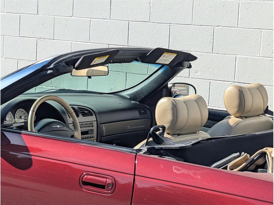 2004 Ford Thunderbird 11th Gen - Image 28 of 31