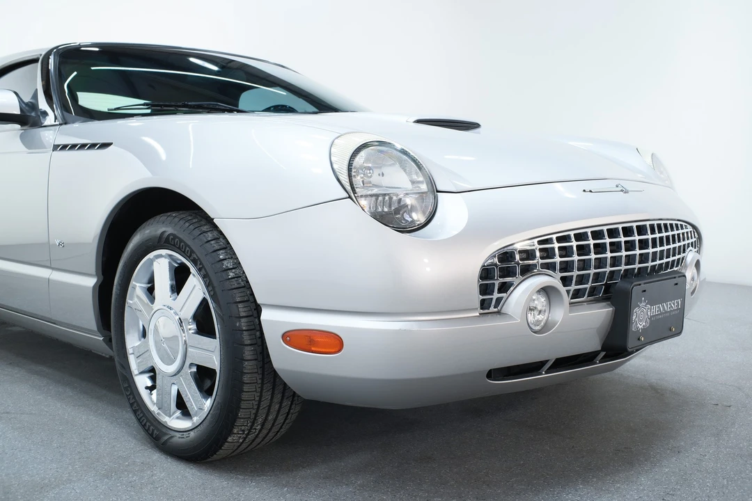 2004 Ford Thunderbird 11th Gen - Image 16 of 21