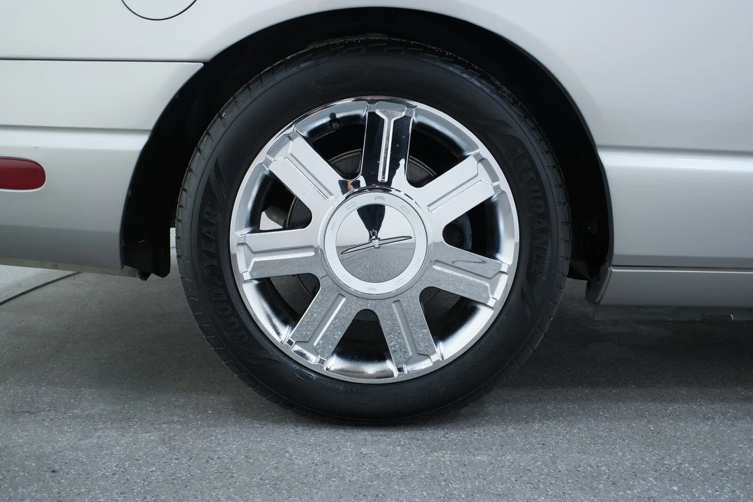 2004 Ford Thunderbird 11th Gen - Image 14 of 21