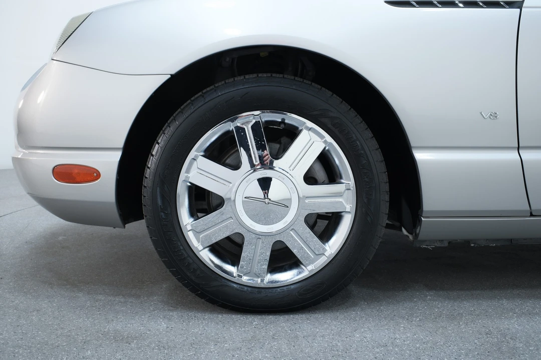 2004 Ford Thunderbird 11th Gen - Image 12 of 21