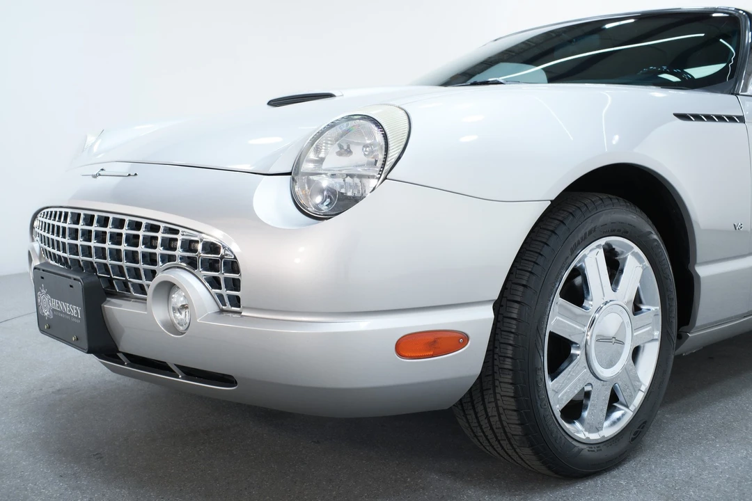 2004 Ford Thunderbird 11th Gen - Image 17 of 21