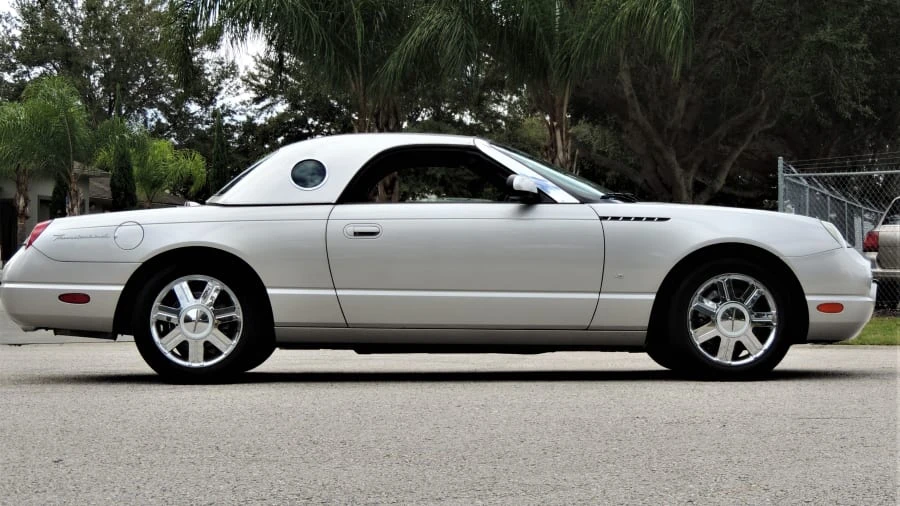 2004 Ford Thunderbird 11th Gen - Image 28 of 31