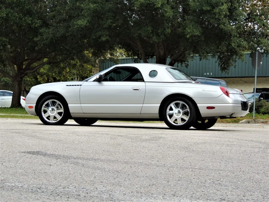 2004 Ford Thunderbird 11th Gen - Image 2 of 31