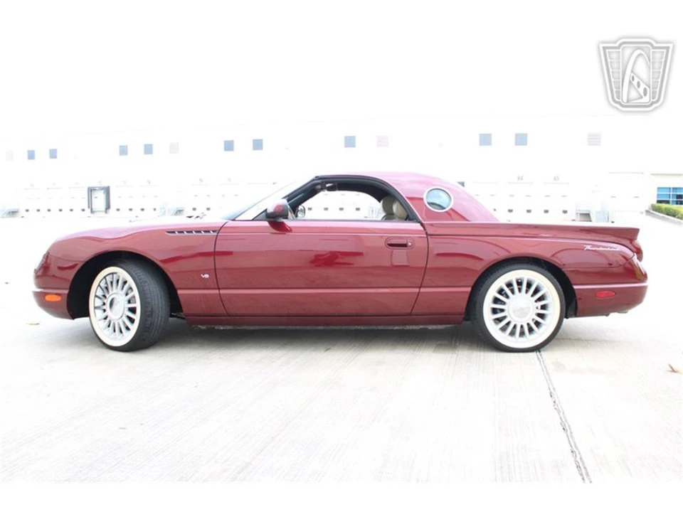 2004 Ford Thunderbird 11th Gen - Image 26 of 31