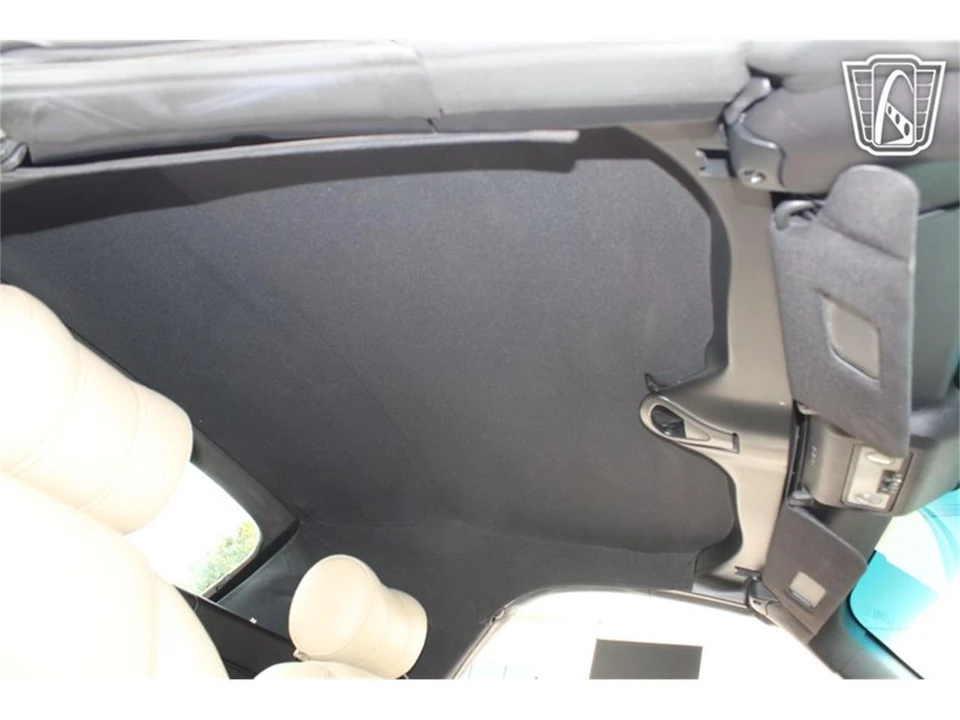 2004 Ford Thunderbird 11th Gen - Image 22 of 31