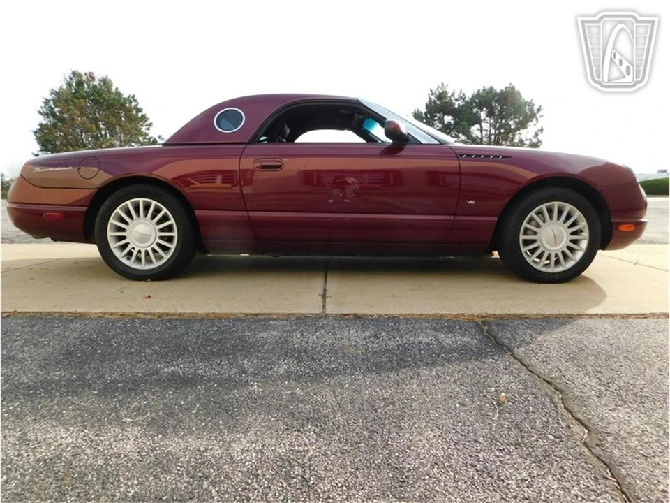 2004 Ford Thunderbird 11th Gen - Image 21 of 31
