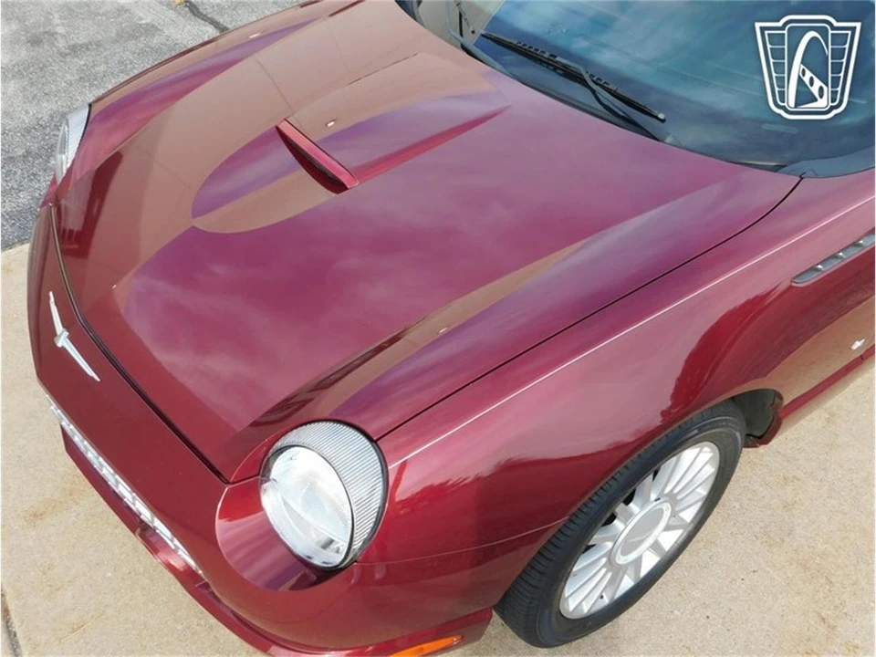 2004 Ford Thunderbird 11th Gen - Image 28 of 31