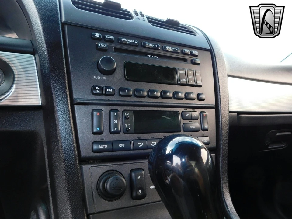 2004 Ford Thunderbird 11th Gen - Image 16 of 21