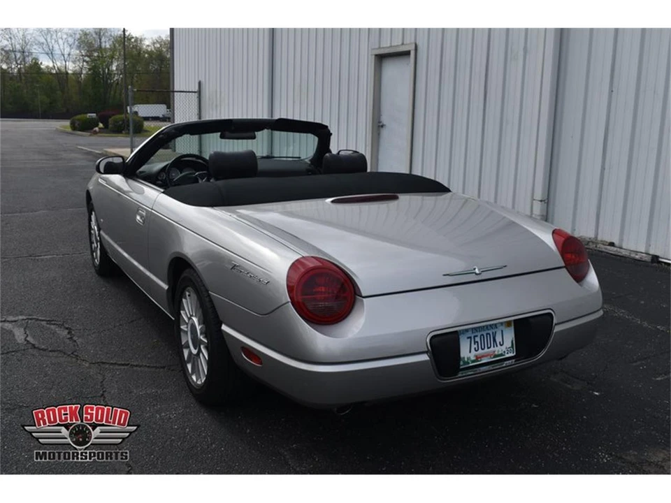 2004 Ford Thunderbird 11th Gen - Image 26 of 31