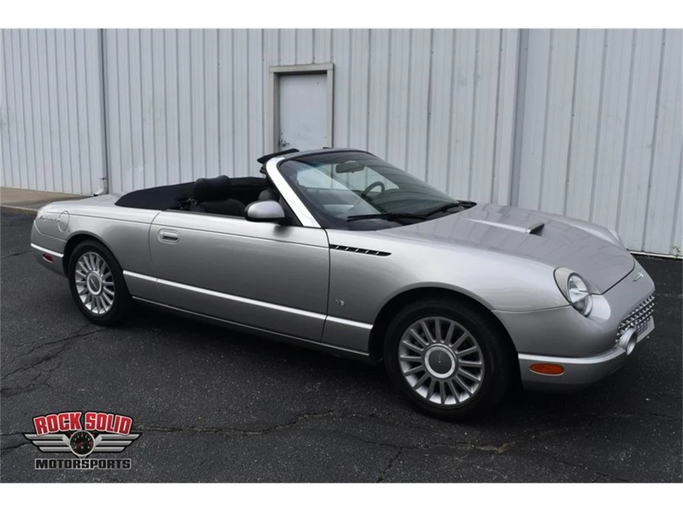 2004 Ford Thunderbird 11th Gen - Image 17 of 31