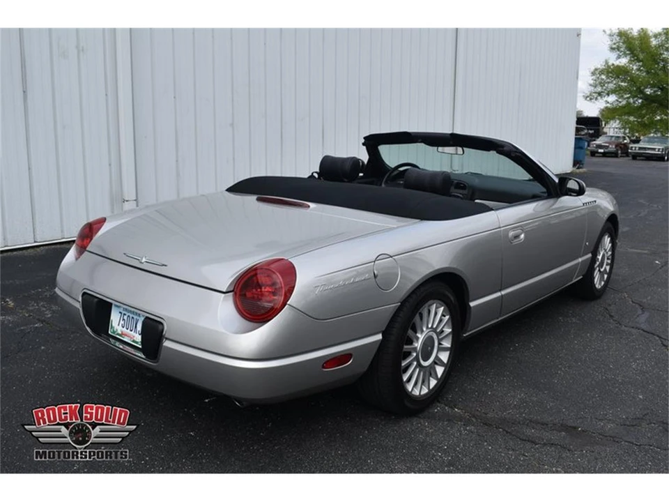 2004 Ford Thunderbird 11th Gen - Image 22 of 31