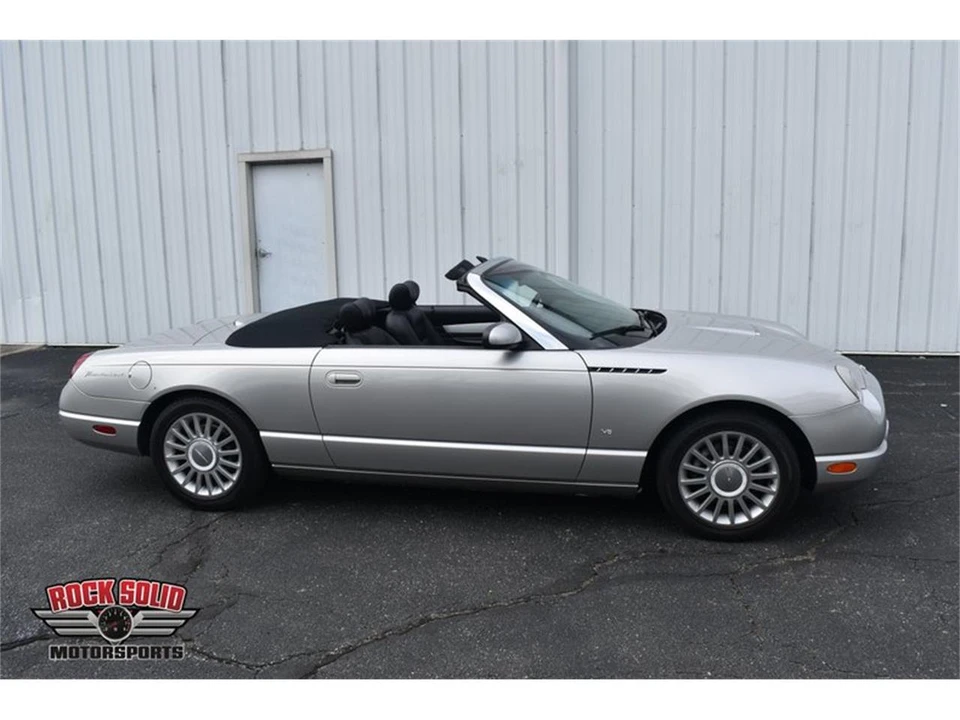 2004 Ford Thunderbird 11th Gen - Image 18 of 31