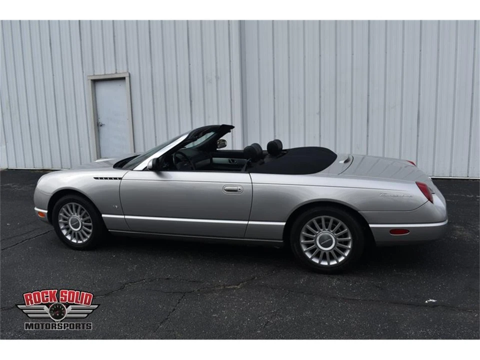 2004 Ford Thunderbird 11th Gen - Image 28 of 31