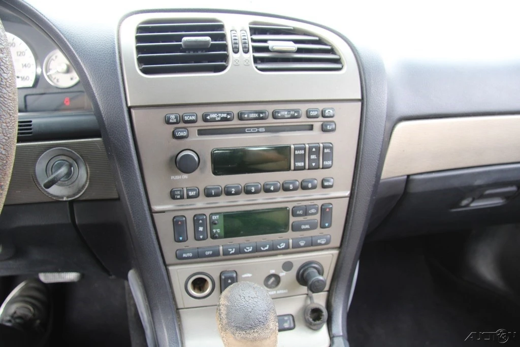 2004 Ford Thunderbird 11th Gen - Image 16 of 21