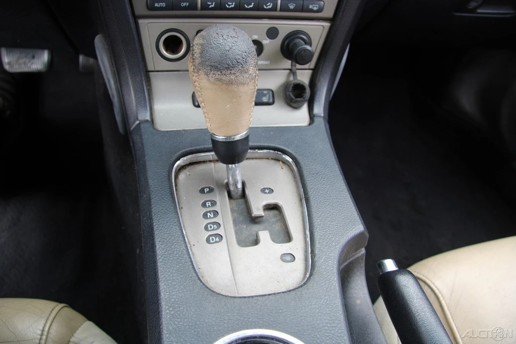 2004 Ford Thunderbird 11th Gen - Image 18 of 21