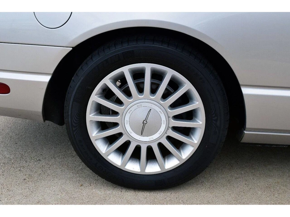 2004 Ford Thunderbird 11th Gen - Image 21 of 24