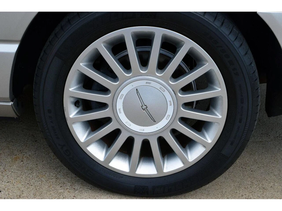 2004 Ford Thunderbird 11th Gen - Image 19 of 24