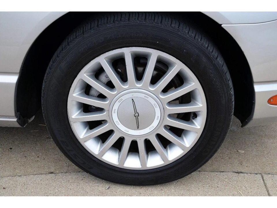 2004 Ford Thunderbird 11th Gen - Image 22 of 24