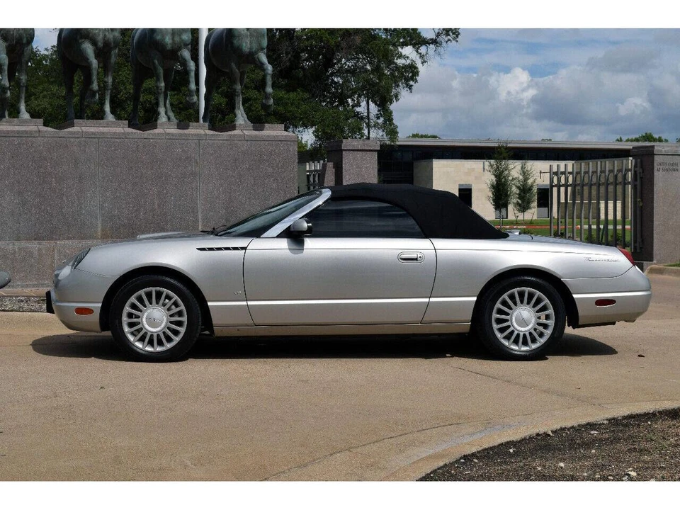 2004 Ford Thunderbird 11th Gen - Image 4 of 24