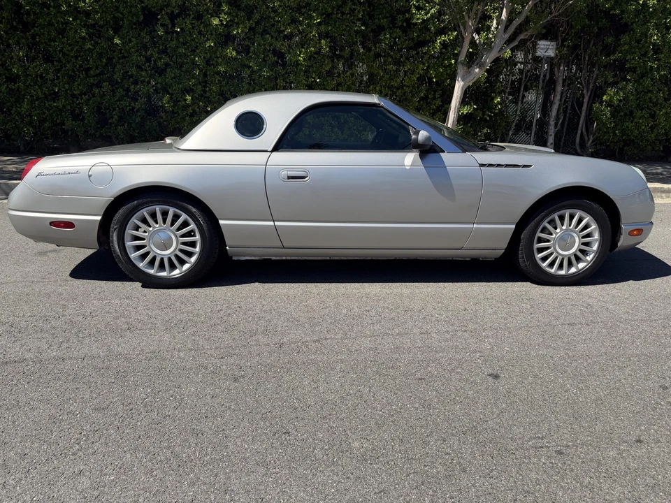 2004 Ford Thunderbird 11th Gen - Image 13 of 21