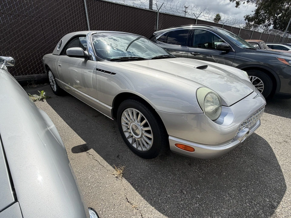2004 Ford Thunderbird 11th Gen - Image 14 of 21