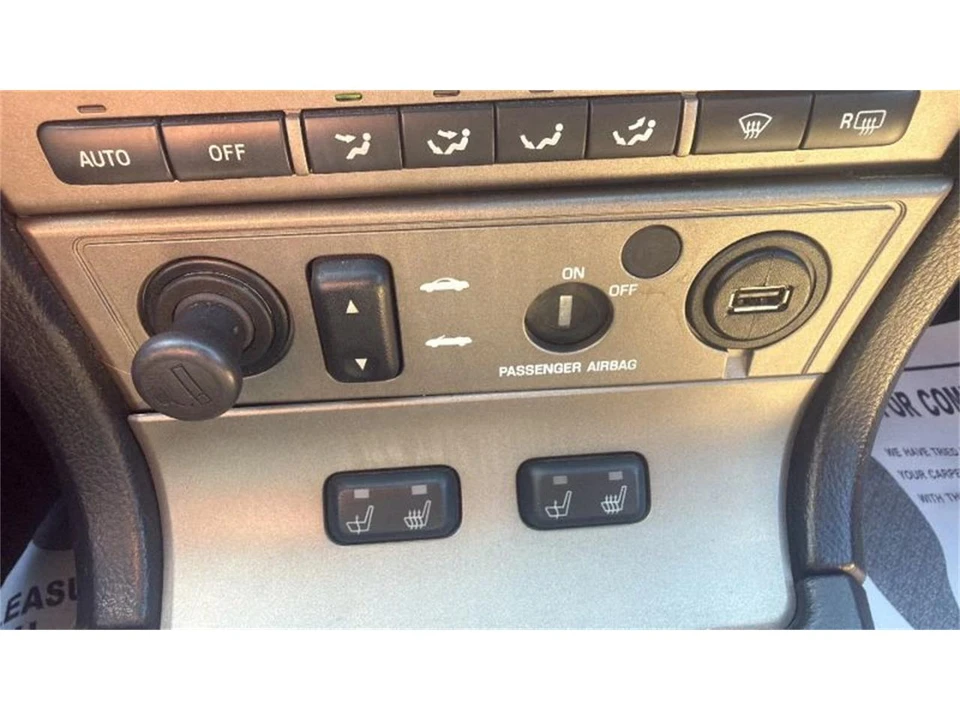 2004 Ford Thunderbird 11th Gen - Image 16 of 29