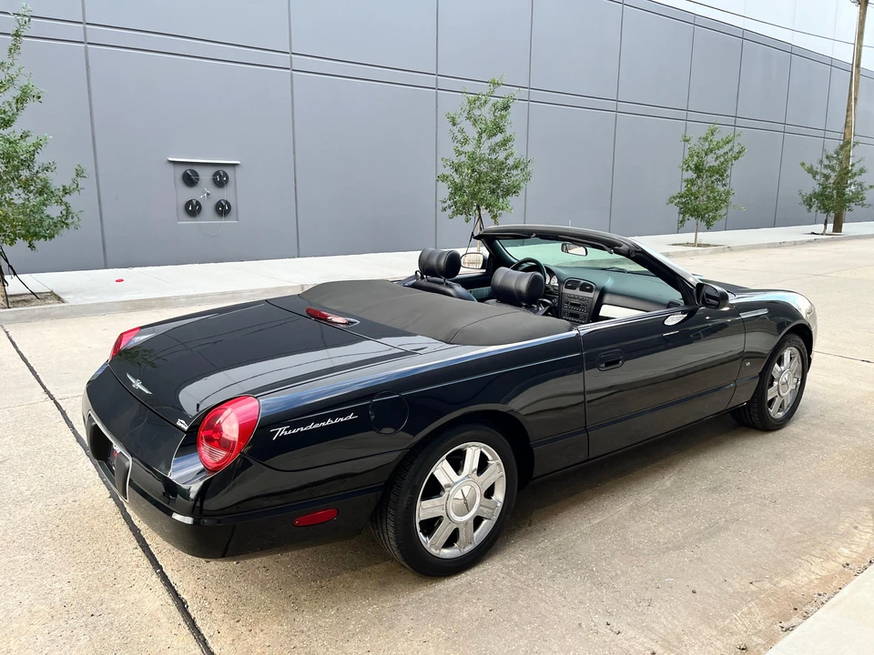 2004 Ford Thunderbird 11th Gen - Image 13 of 31
