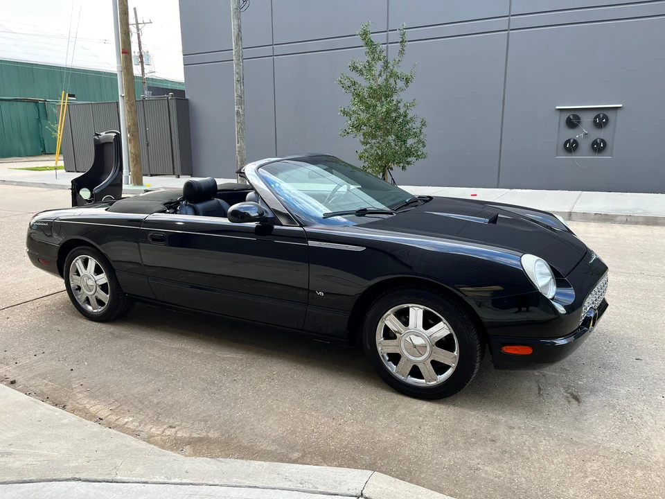 2004 Ford Thunderbird 11th Gen - Image 15 of 31