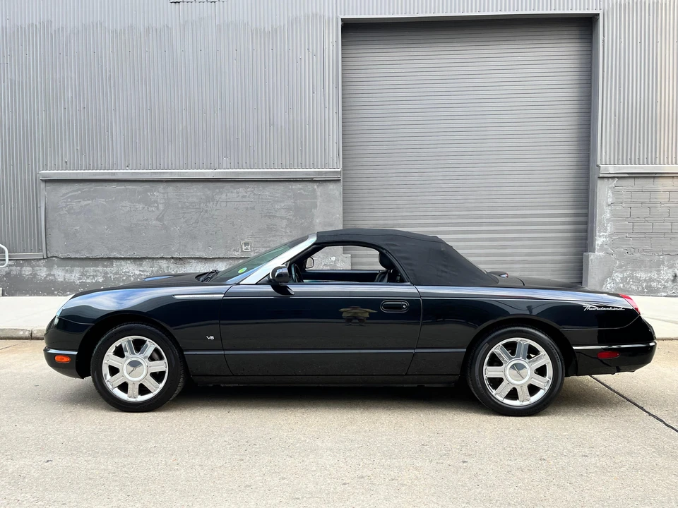 2004 Ford Thunderbird 11th Gen - Image 19 of 31