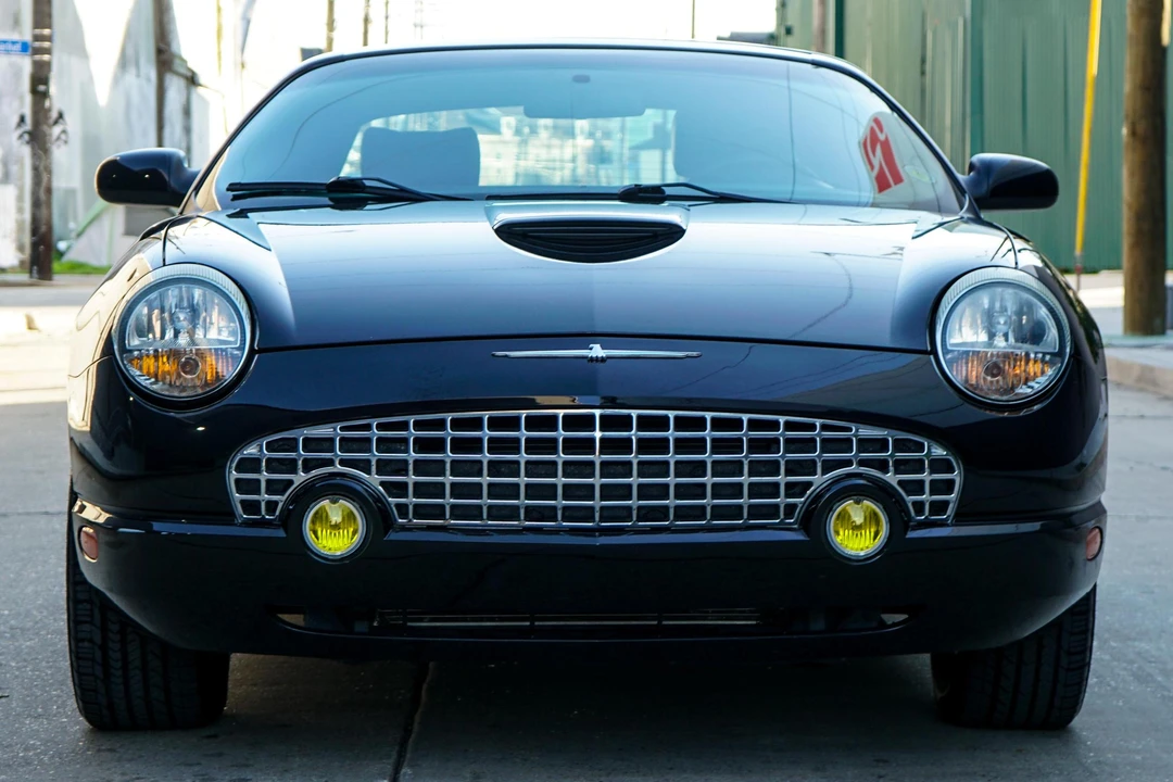 2004 Ford Thunderbird 11th Gen - Image 2 of 31