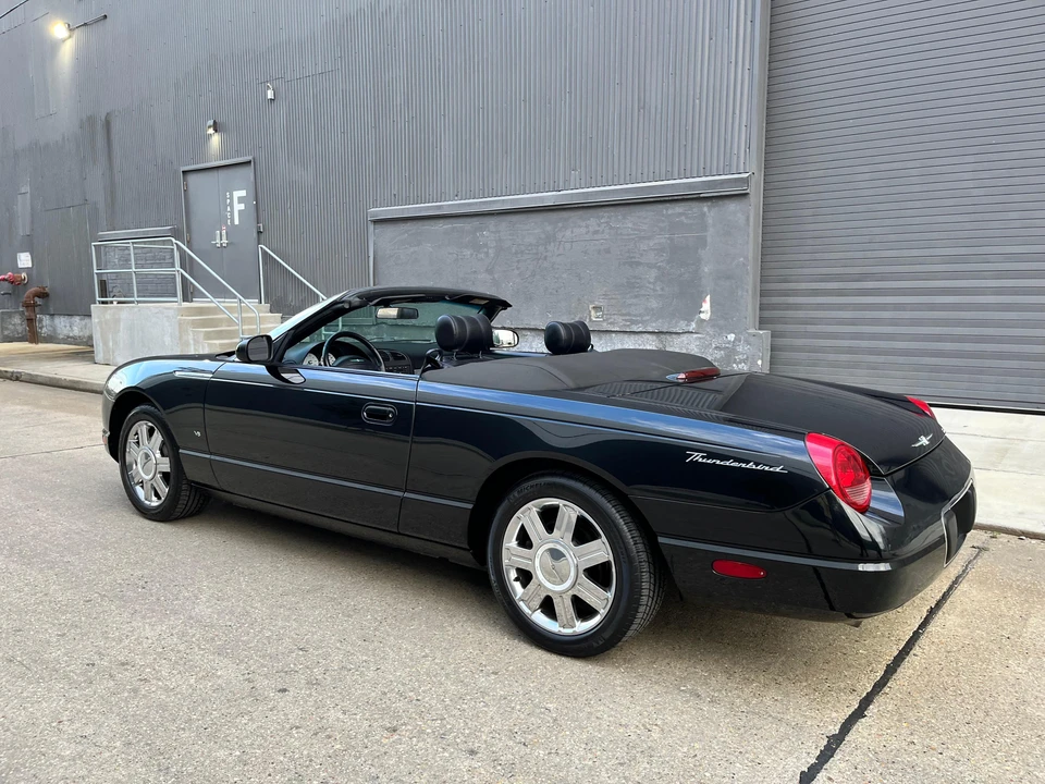 2004 Ford Thunderbird 11th Gen - Image 10 of 31
