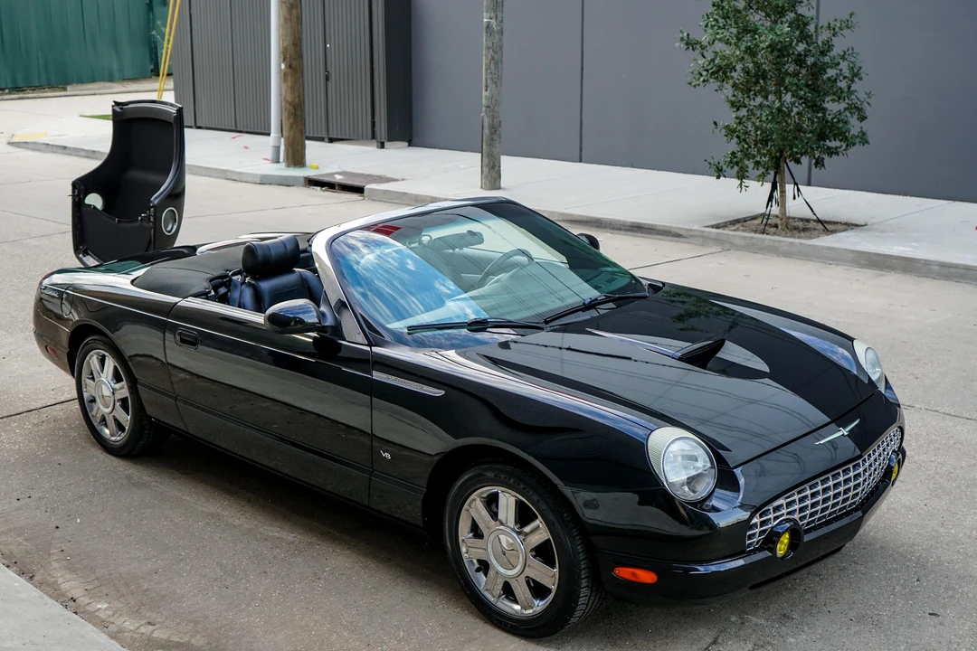 2004 Ford Thunderbird 11th Gen - Image 16 of 31