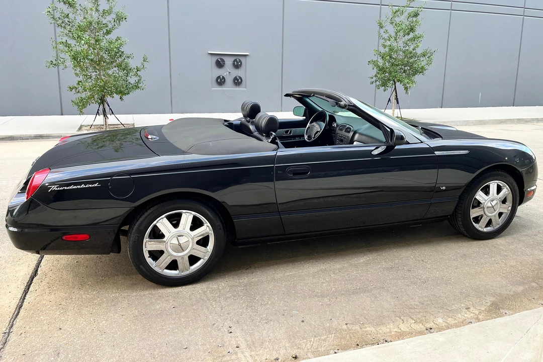 2004 Ford Thunderbird 11th Gen - Image 14 of 31