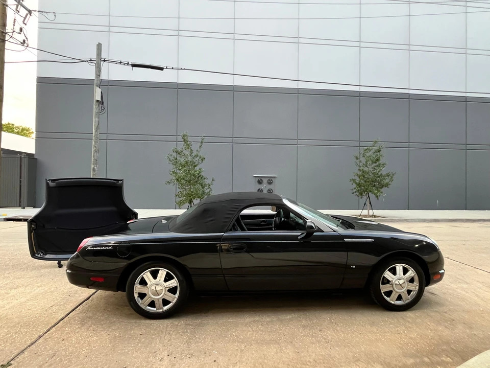 2004 Ford Thunderbird 11th Gen - Image 22 of 31