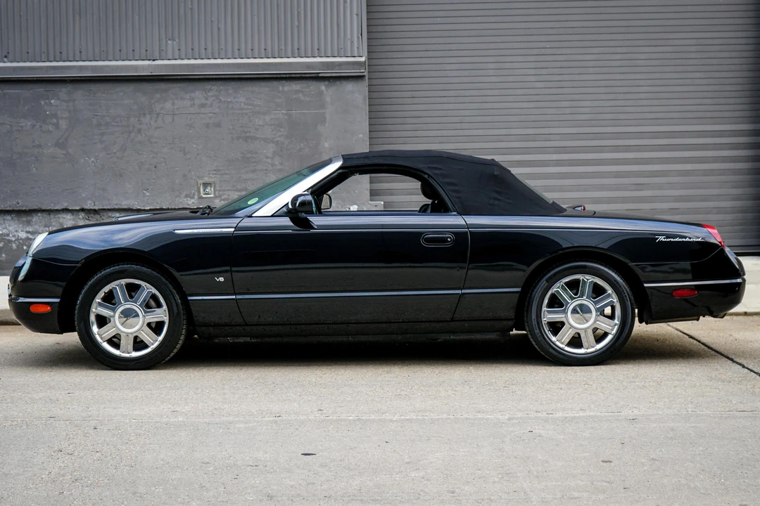 2004 Ford Thunderbird 11th Gen - Image 3 of 31