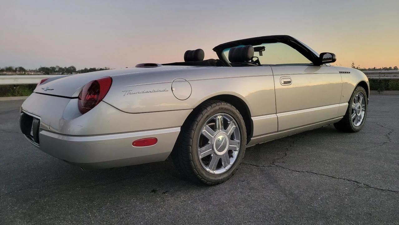 2004 Ford Thunderbird 11th Gen - Image 6 of 21