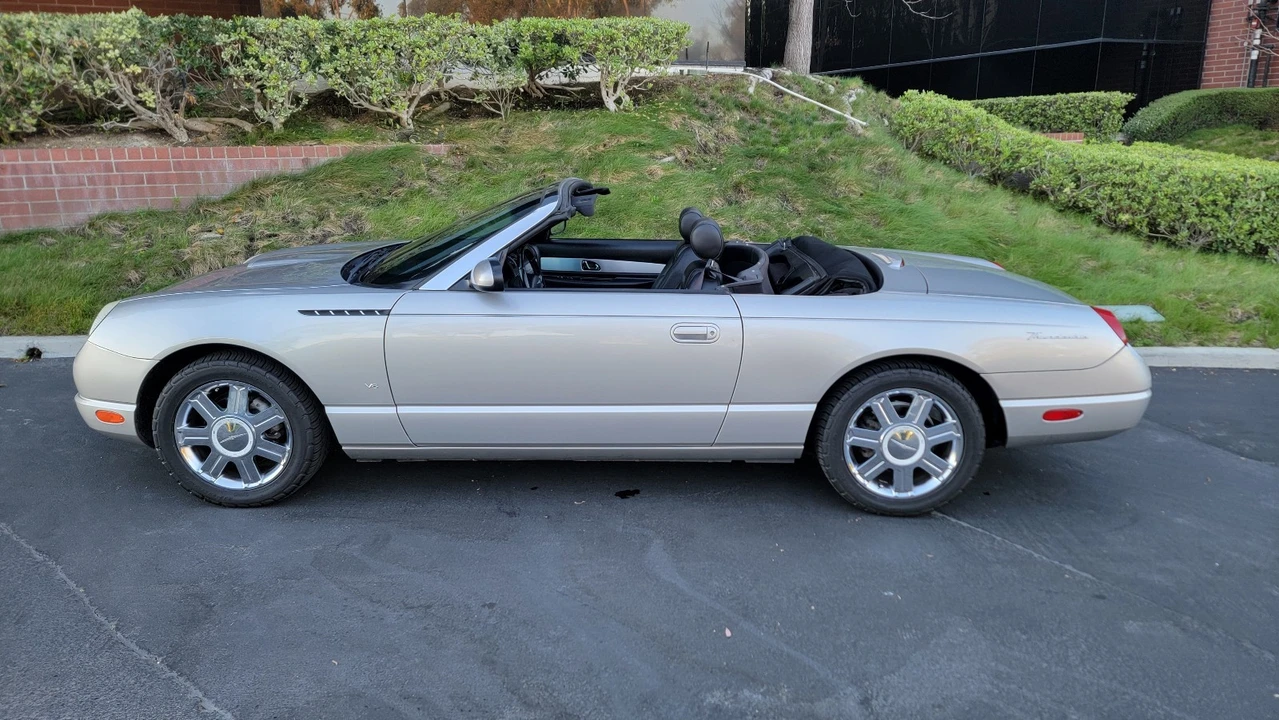 2004 Ford Thunderbird 11th Gen - Image 4 of 21
