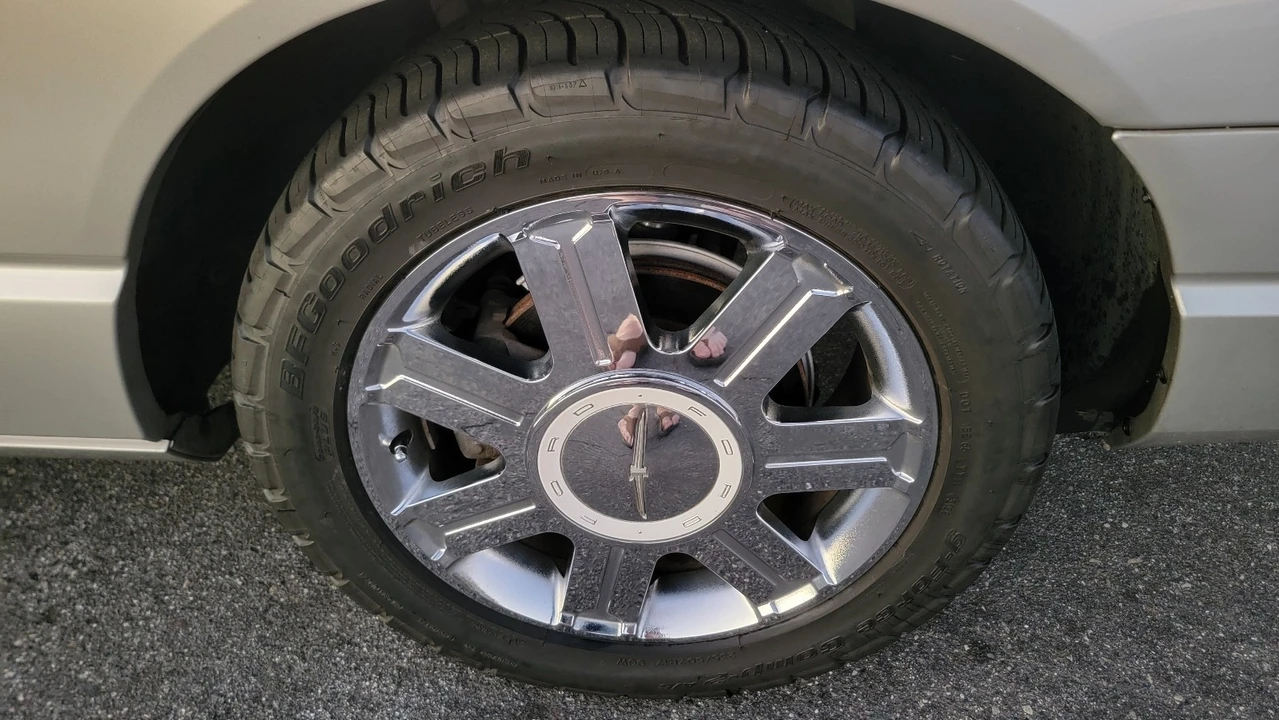 2004 Ford Thunderbird 11th Gen - Image 12 of 21