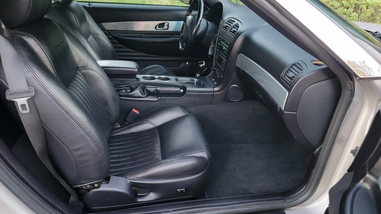 2004 Ford Thunderbird 11th Gen - Image 16 of 21