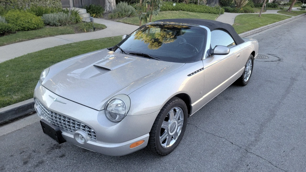 2004 Ford Thunderbird 11th Gen - Image 3 of 21