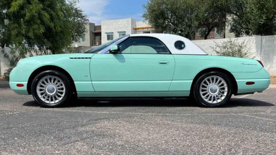 2004 Ford Thunderbird 11th Gen - Image 2 of 17