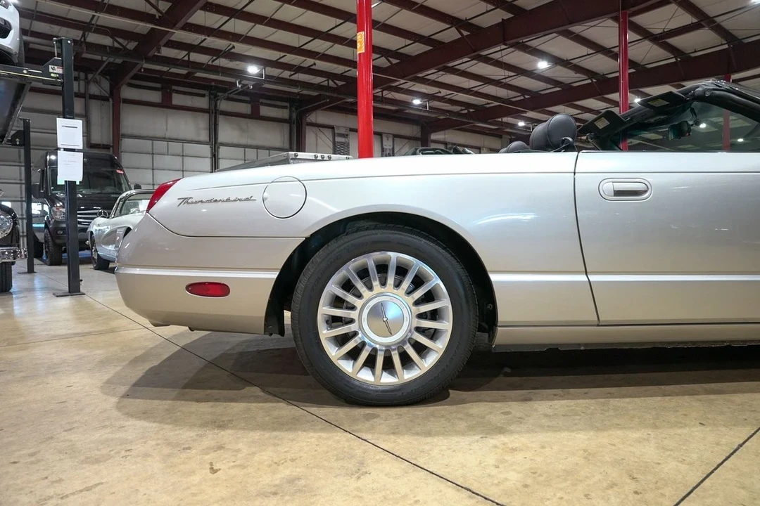 2004 Ford Thunderbird 11th Gen - Image 9 of 12