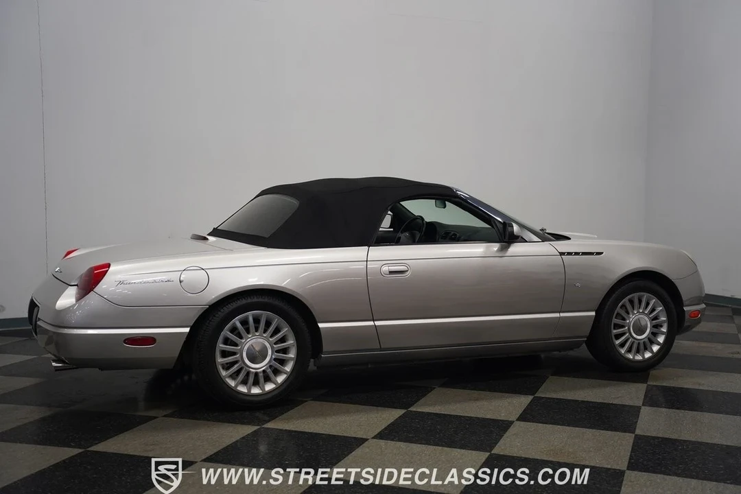 2004 Ford Thunderbird 11th Gen - Image 17 of 21