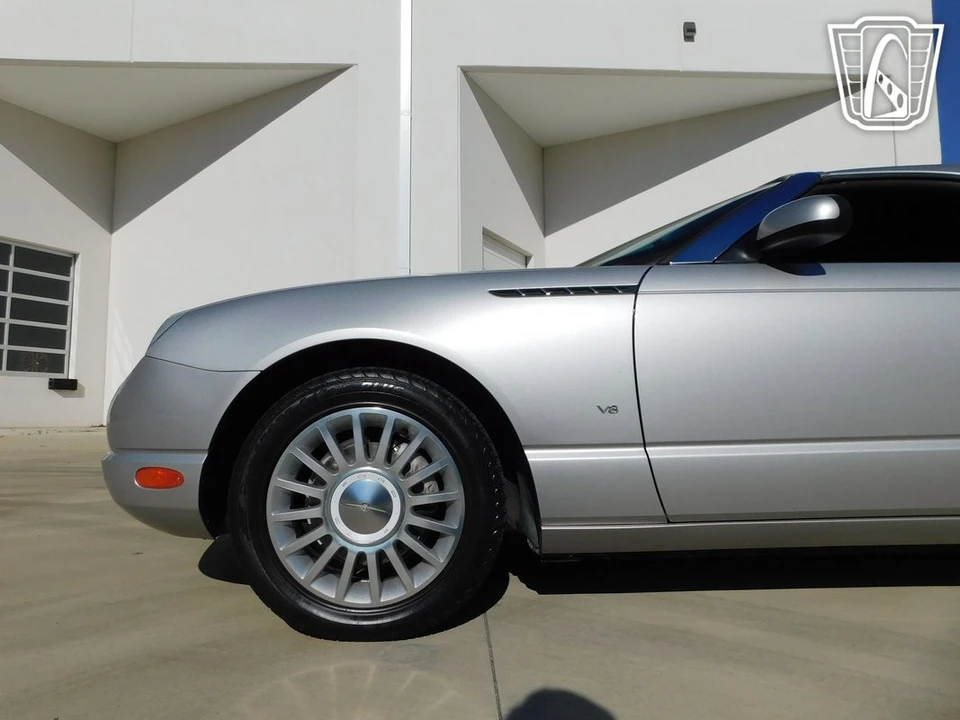 2004 Ford Thunderbird 11th Gen - Image 10 of 12