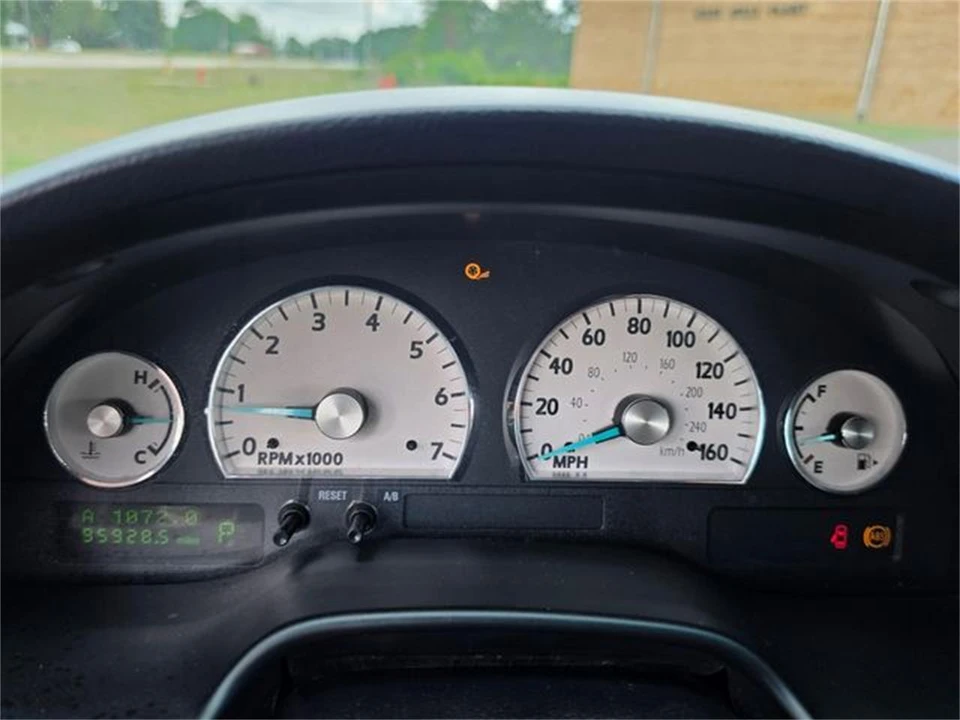 2004 Ford Thunderbird 11th Gen - Image 19 of 31