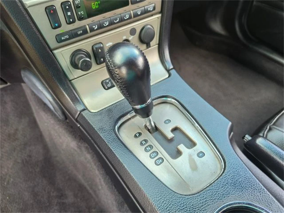 2004 Ford Thunderbird 11th Gen - Image 21 of 31