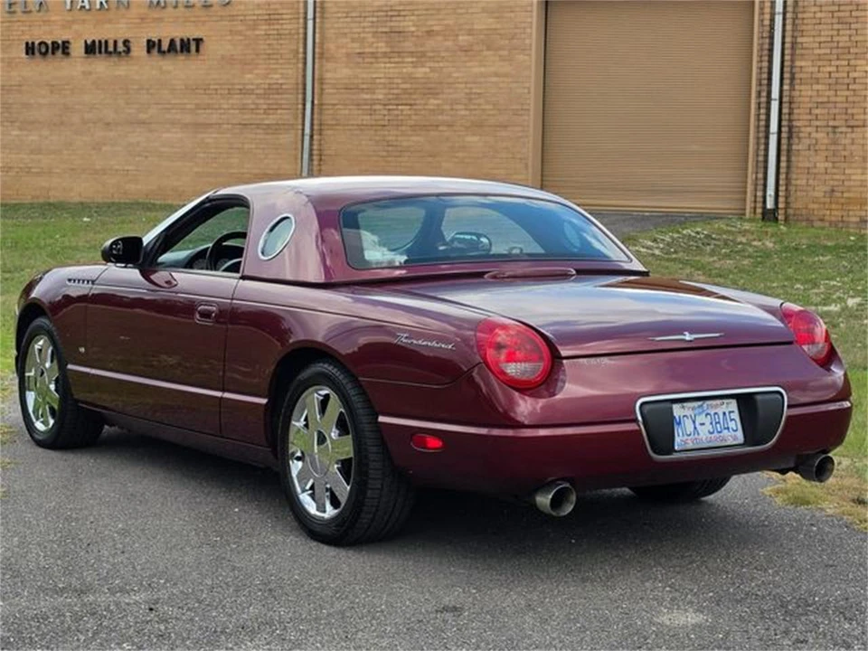2004 Ford Thunderbird 11th Gen - Image 11 of 31
