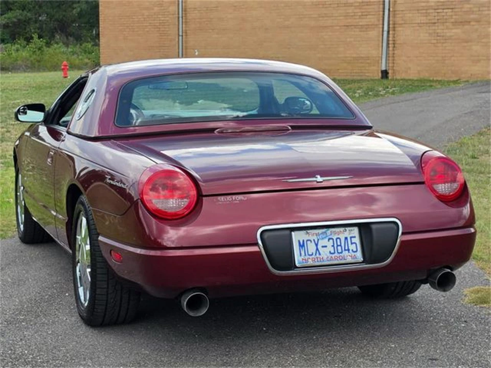 2004 Ford Thunderbird 11th Gen - Image 10 of 31