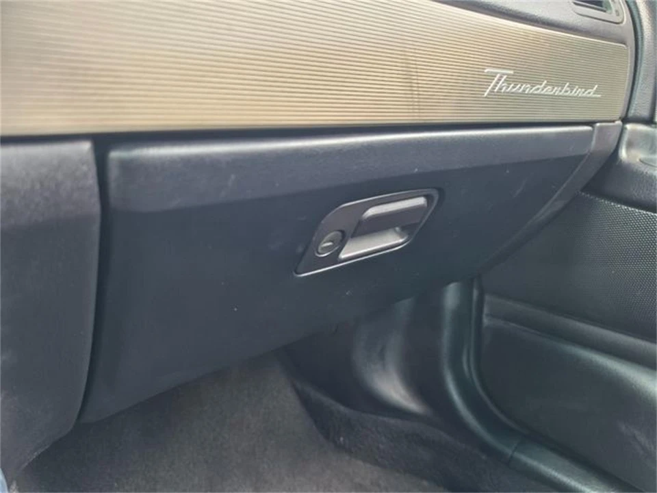 2004 Ford Thunderbird 11th Gen - Image 22 of 31