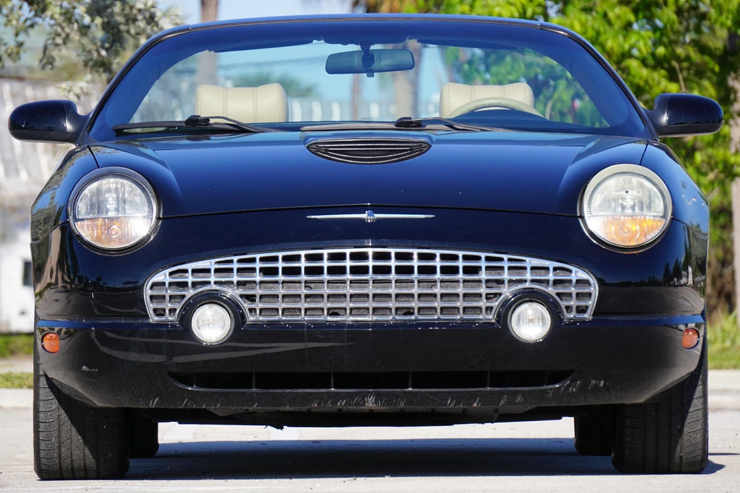 2004 Ford Thunderbird 11th Gen - Image 2 of 31